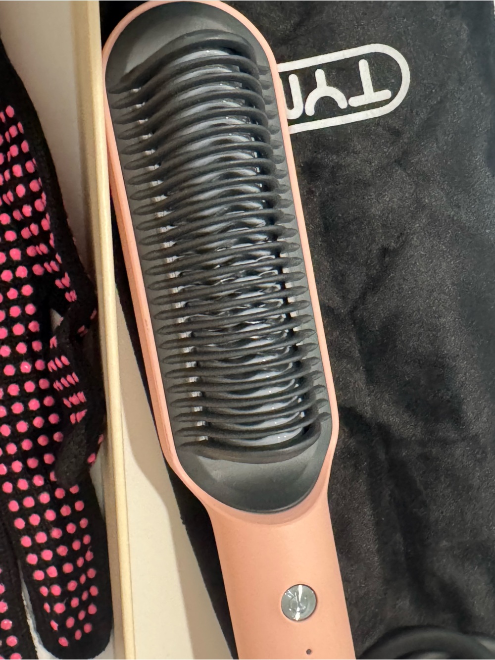 Tymo Ring Hair Straightening Comb - Black with Pink Accents - Picture 3 of 7